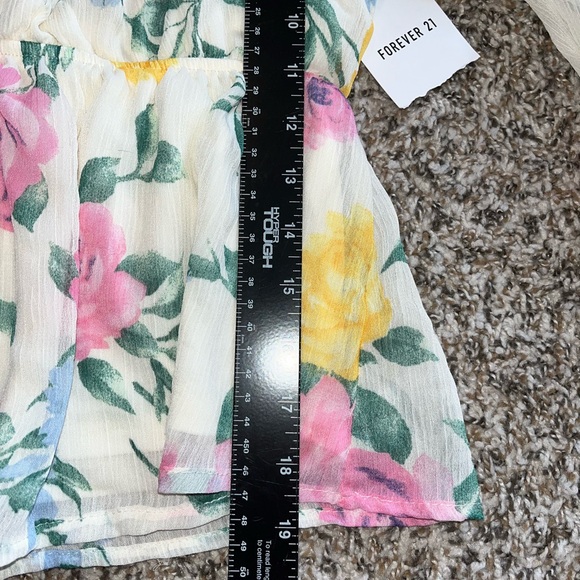 NWT Forever 21 long sleeve white with pink and yellow flowers Blouse Size S - Picture 2 of 5